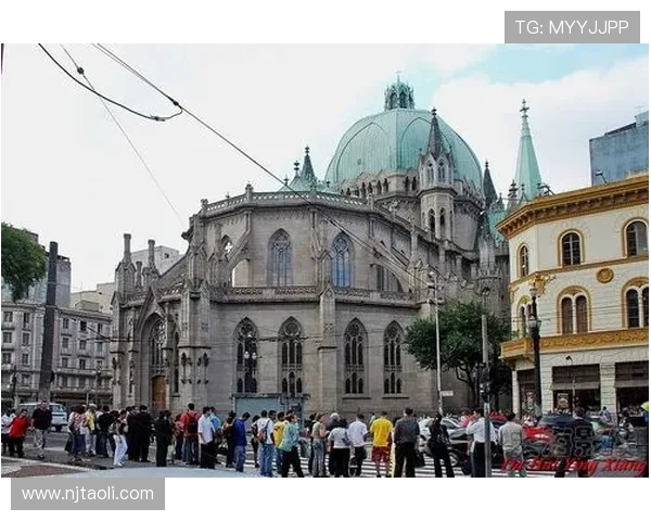 圣保罗与哥伦布竞技的激烈对决分析与赛前展望