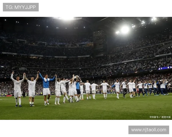 巴塞罗那与皇马激情对决在线直播全程回顾与精彩瞬间解析